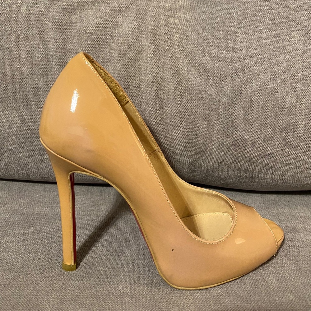 Benanza - size 7.5 Posh High Heels